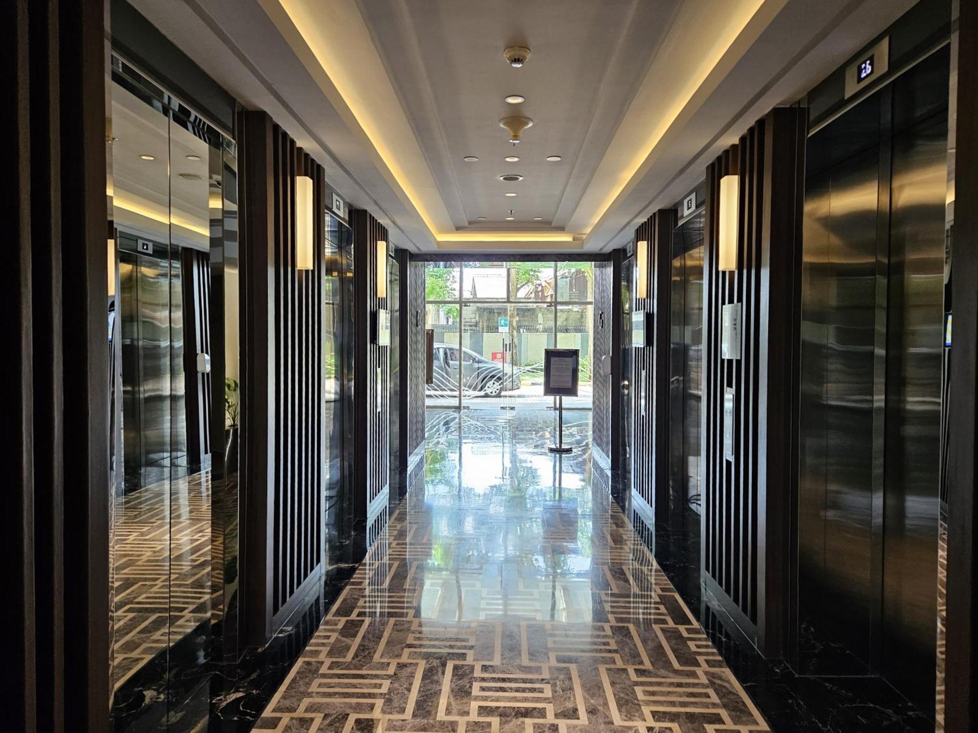 3Br Flat In Taman Anggrek Residence Джакарта Екстериор снимка